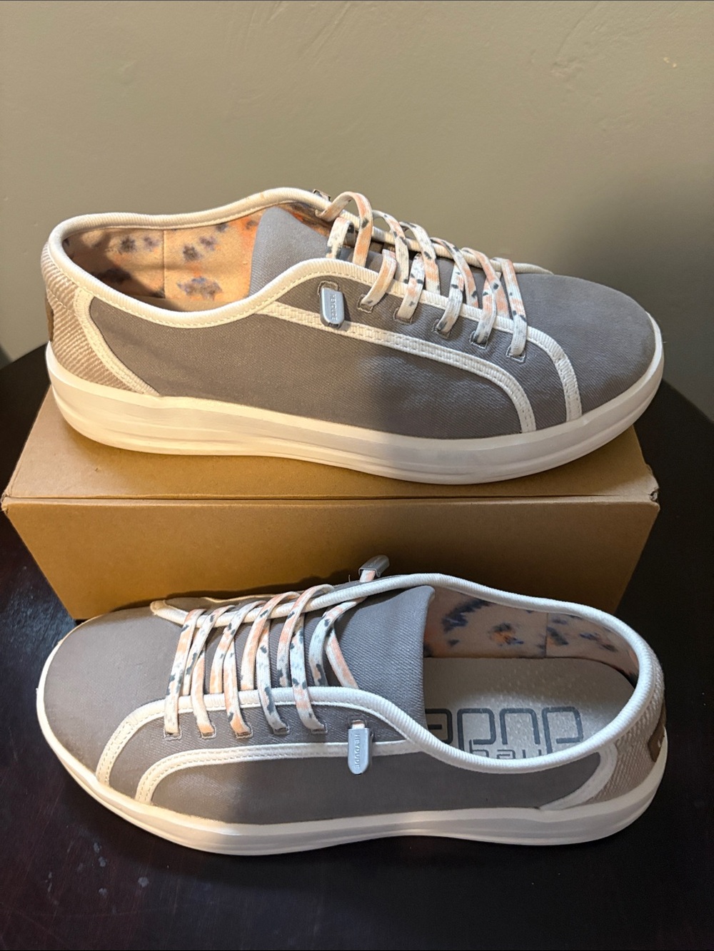 Hey Dude Karina Joy Gray Canvas Sneakers w/Pastel Peach and Gray Accents Size 8 - Picture 7 of 7